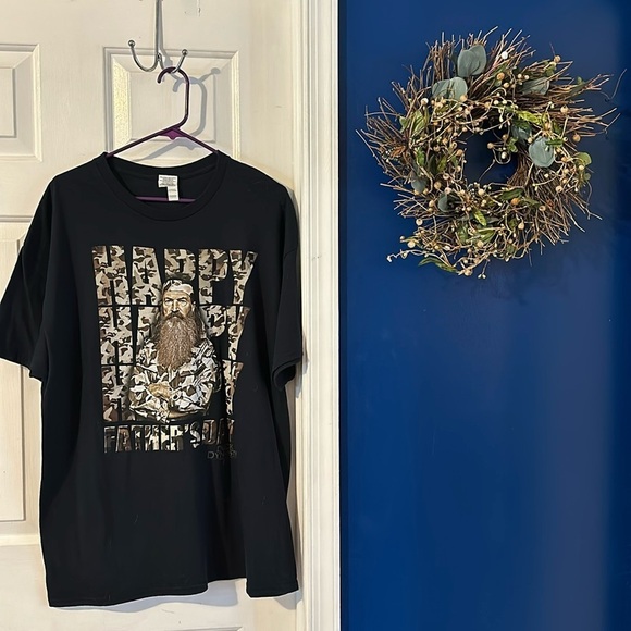 Gildan Black Duck Dynasty “Happy Father’s Day” Short Sleeve T-Shirt Size 2XL - Picture 1 of 4